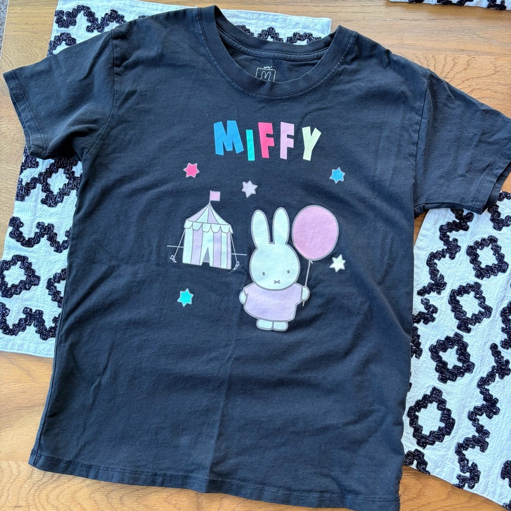 Miffy Bunny Rabbit Circus Balloon graphic tee shirt kids size medium M
